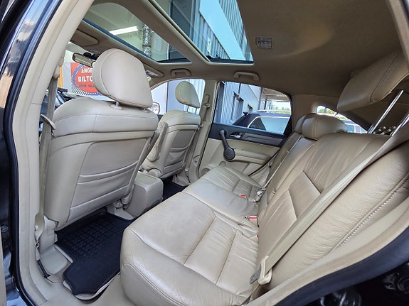 Honda CR-V 13 of 17