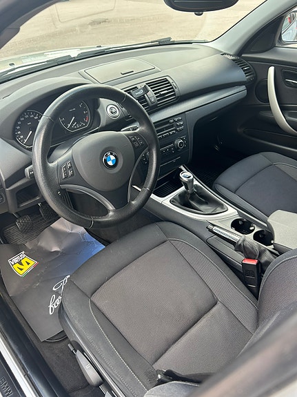 BMW 118i 5 of 11