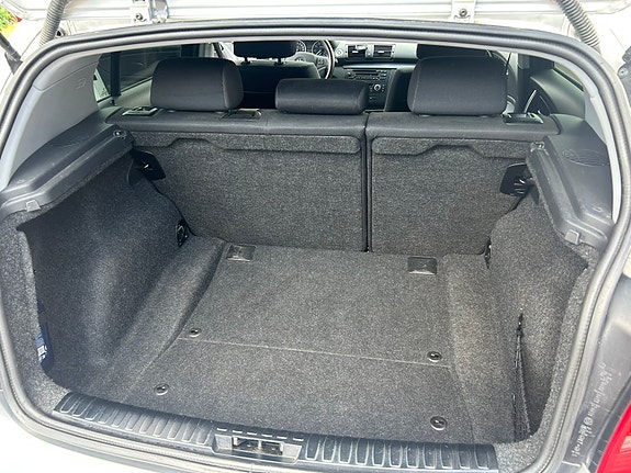 BMW 118i 9 of 11