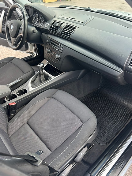 BMW 118i 6 of 11