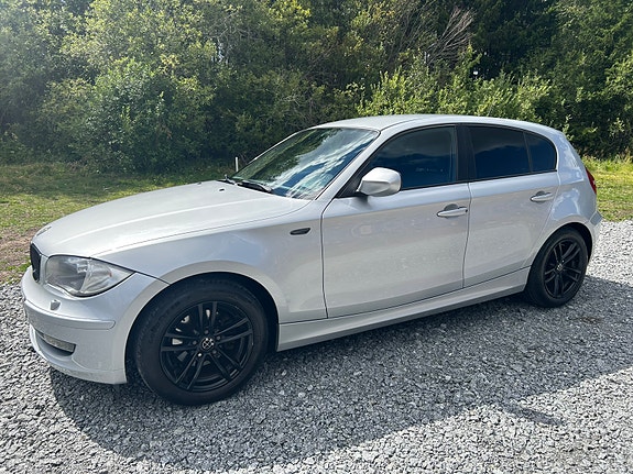 BMW 118i 3 of 11