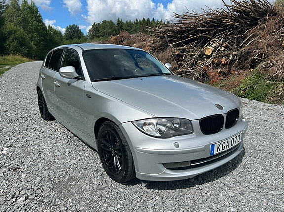 BMW 118i 2 of 11