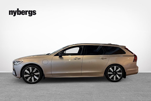 Volvo V90 2 of 5