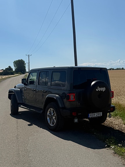 Jeep Wrangler Unlimited 3 of 5