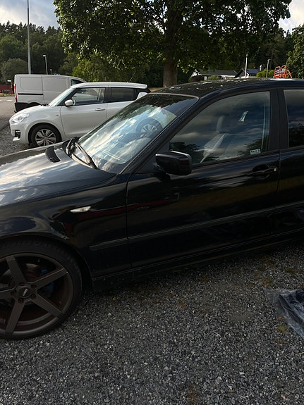 BMW 318i 3 of 11