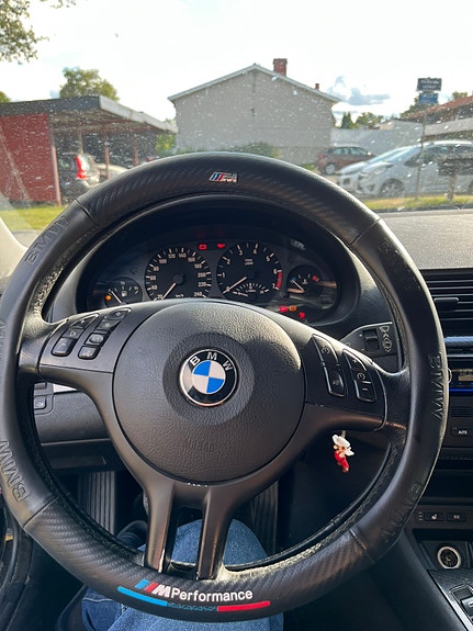 BMW 318i 9 of 11