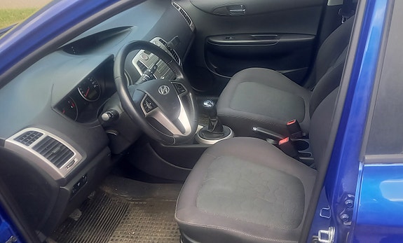 Hyundai i20 2 of 4