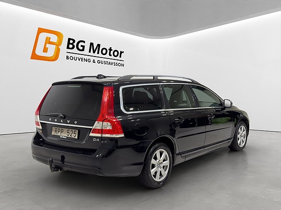 Volvo V70 4 of 5