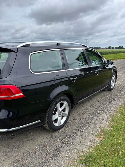 Volkswagen Passat 3 of 5