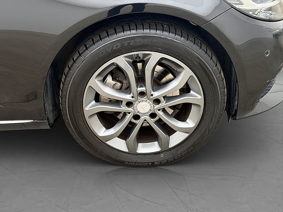 Mercedes-Benz C220 30 of 30