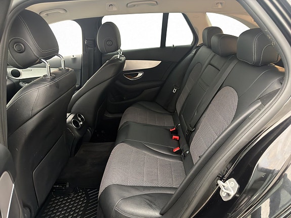 Mercedes-Benz C220 12 of 30