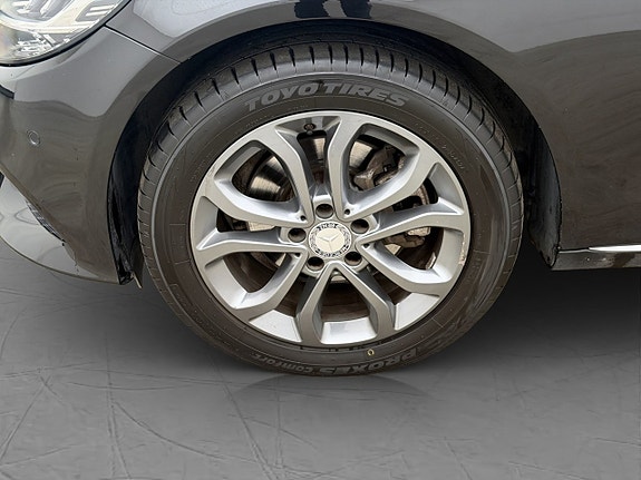 Mercedes-Benz C220 29 of 30