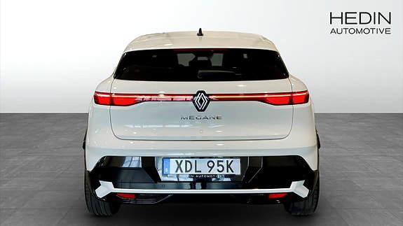 Renault Megane E-Tech 5 of 5
