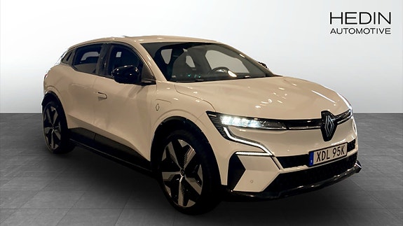 Renault Megane E-Tech 3 of 5