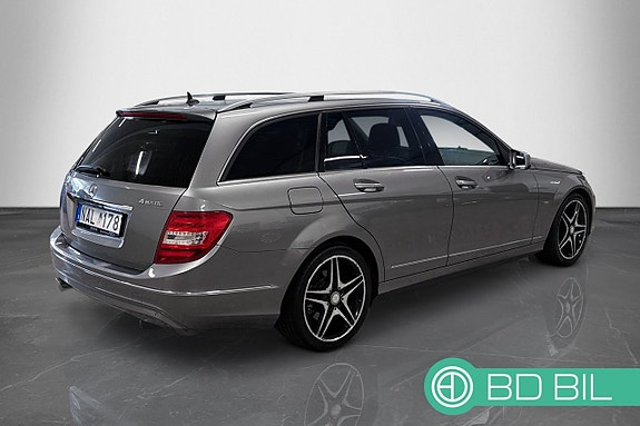 Mercedes-Benz C250 4 of 5