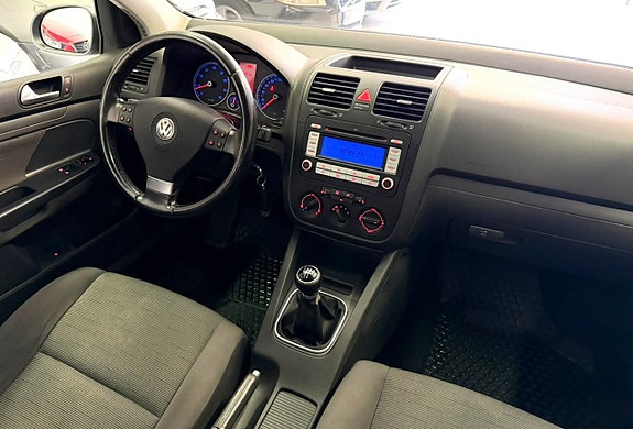 Volkswagen Golf V 8 of 18