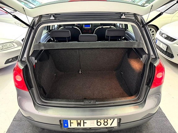 Volkswagen Golf V 6 of 18
