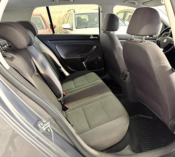 Volkswagen Golf V 15 of 18