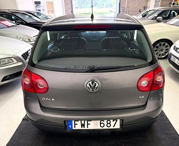 Volkswagen Golf V 18 of 18