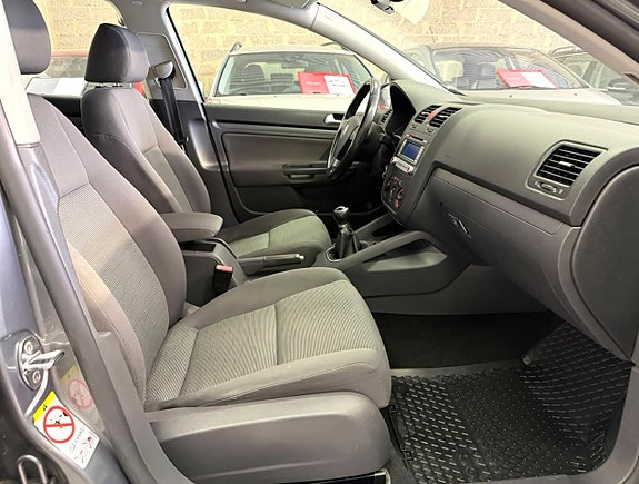 Volkswagen Golf V 11 of 18