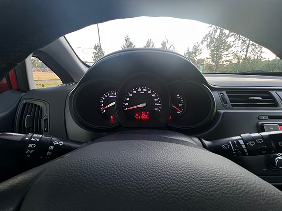 Kia Rio 3 of 4