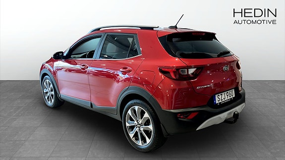 Kia Stonic 2 of 5