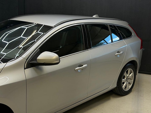 Volvo V60 14 of 23