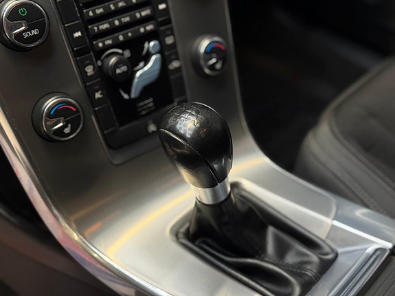Volvo V60 13 of 23