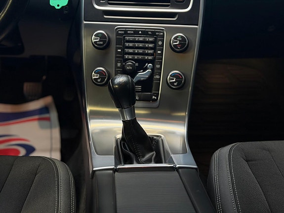 Volvo V60 12 of 23