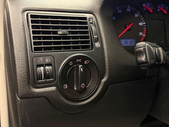 Volkswagen Golf IV 16 of 23