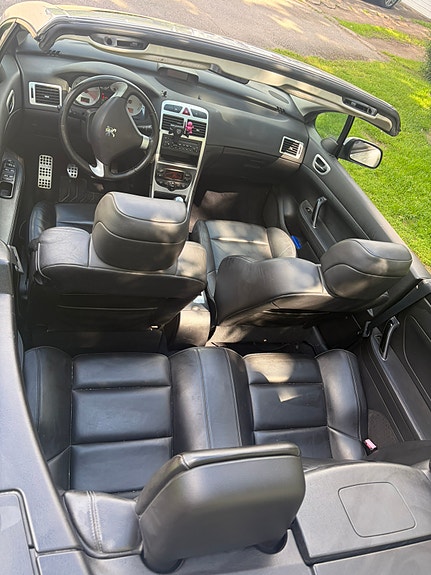 Peugeot 307 CC 3 of 5