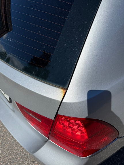 BMW 320i 12 of 12