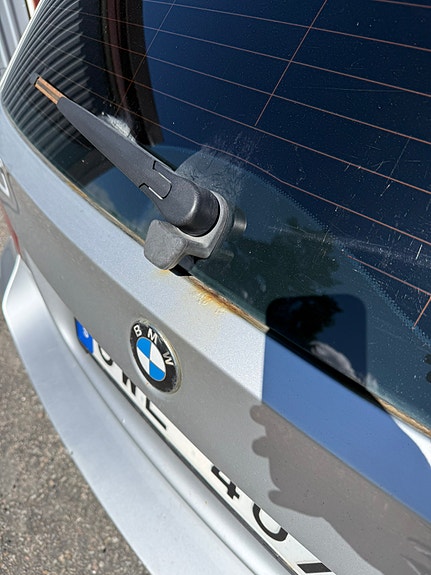 BMW 320i 11 of 12
