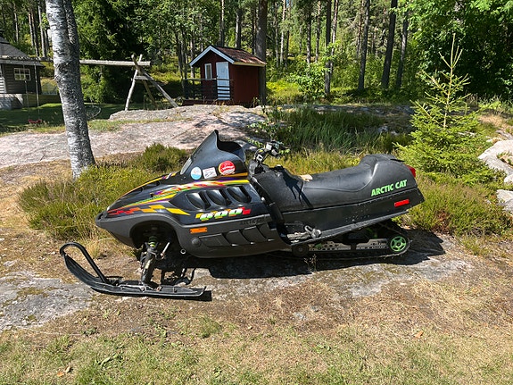 Arctic-cat ZRT 600 2 of 4