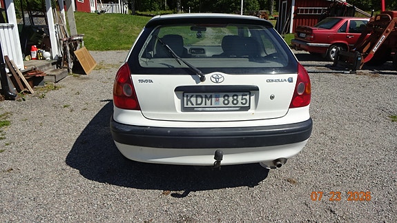 Toyota Corolla 2 of 5