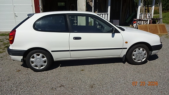 Toyota Corolla 3 of 5