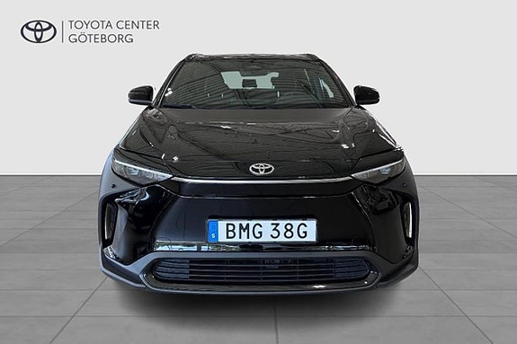 Toyota bZ4X 7 of 12