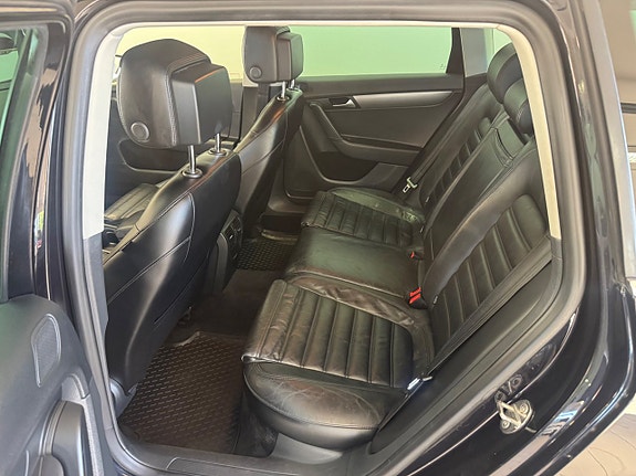 Volkswagen Passat 11 of 16