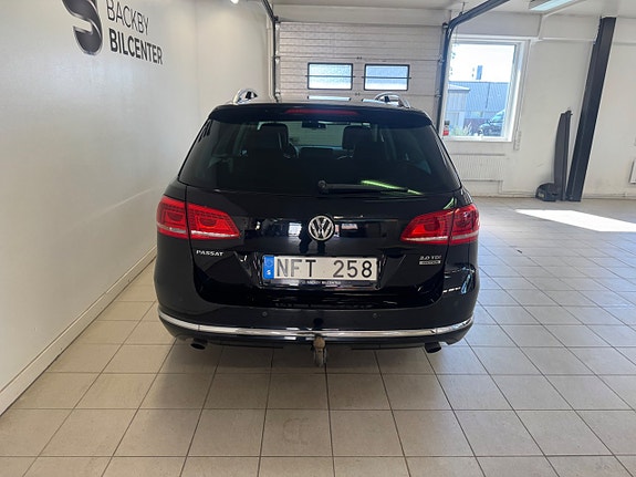 Volkswagen Passat 4 of 16