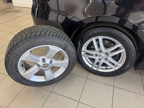 Volkswagen Passat 14 of 16