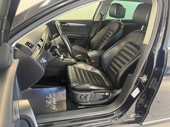 Volkswagen Passat 10 of 16