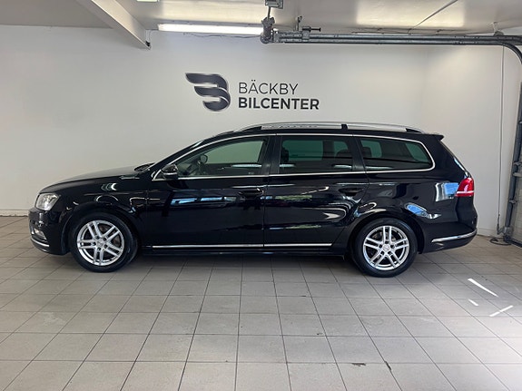 Volkswagen Passat 2 of 16