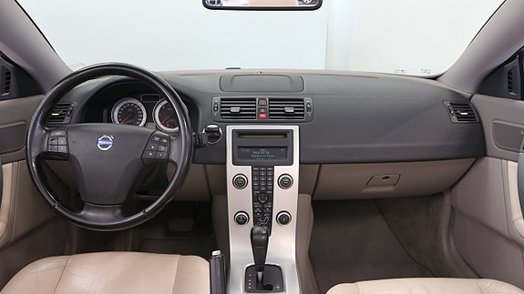 Volvo C70 11 of 23