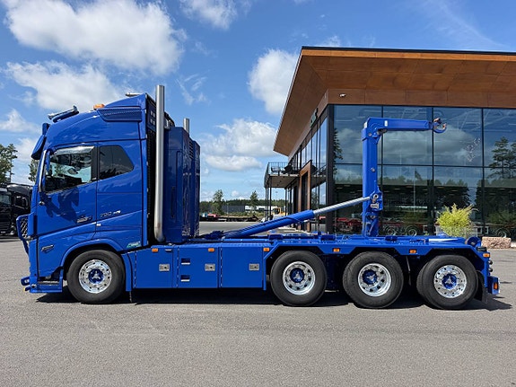 Volvo FH16 750 Tridem LVX HIAB 24T fullutrustad 2 of 12