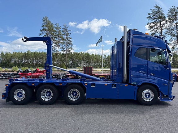 Volvo FH16 750 Tridem LVX HIAB 24T fullutrustad 6 of 12