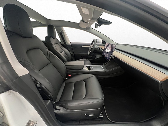 Tesla Model 3 26 of 30