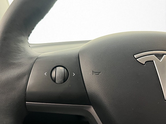 Tesla Model 3 16 of 30
