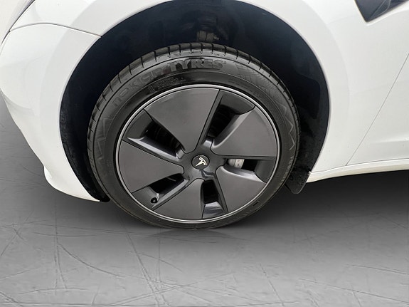 Tesla Model 3 30 of 30