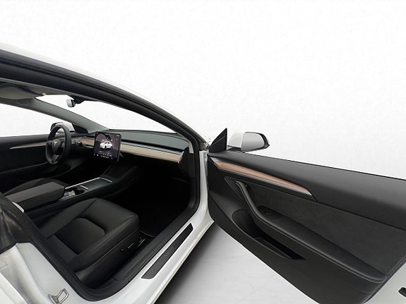 Tesla Model 3 27 of 30