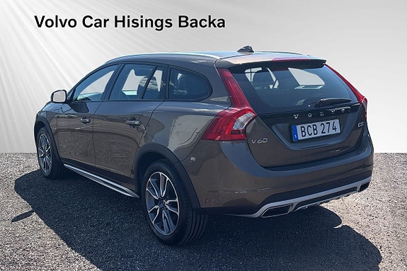 Volvo V60 Cross Country 5 of 5